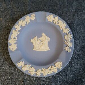 Wedgwood Blue Jasperware Ashtray Vintage Made In England Floral Relief Design 4.